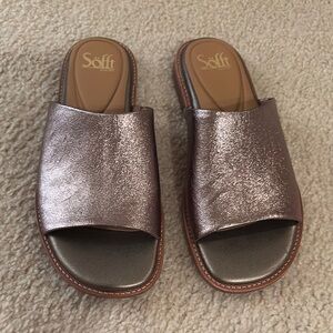 Sofft Women's Metallic Slide Sandals